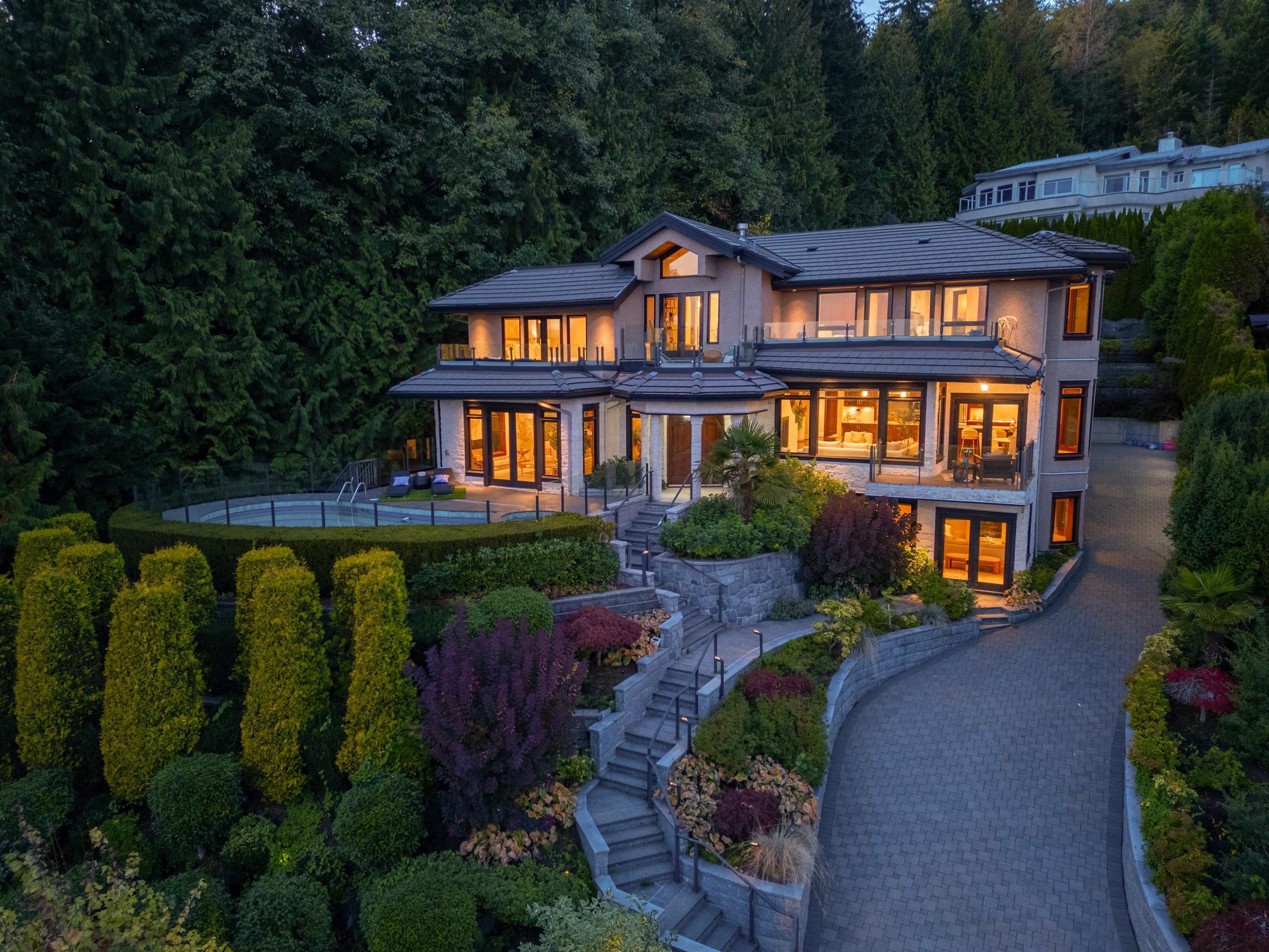 2673 Finch Hill, West Vancouver, BC