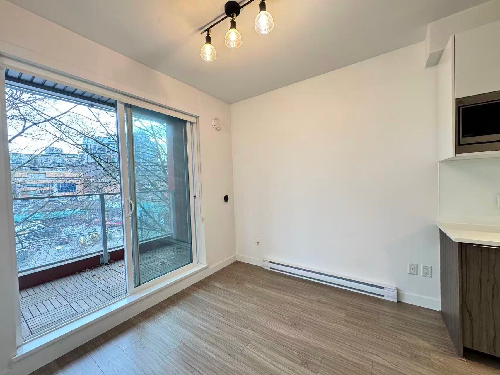 303-379 Broadway Street E, Vancouver, BC