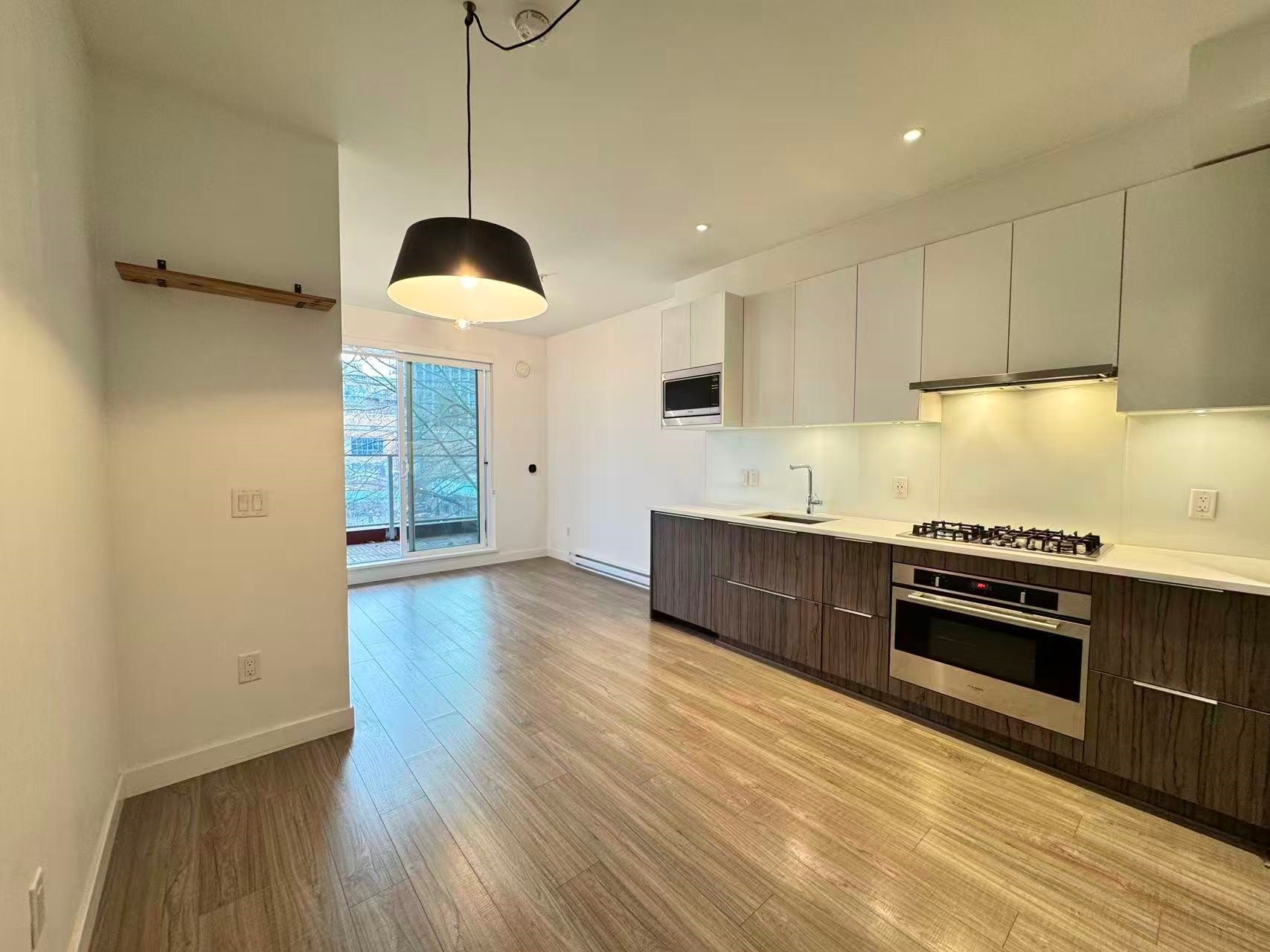 303-379 Broadway Street E, Vancouver, BC