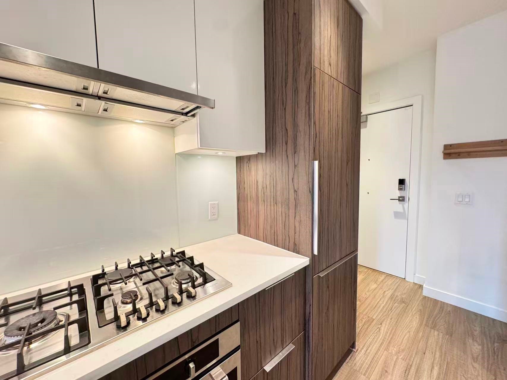 303-379 Broadway Street E, Vancouver, BC