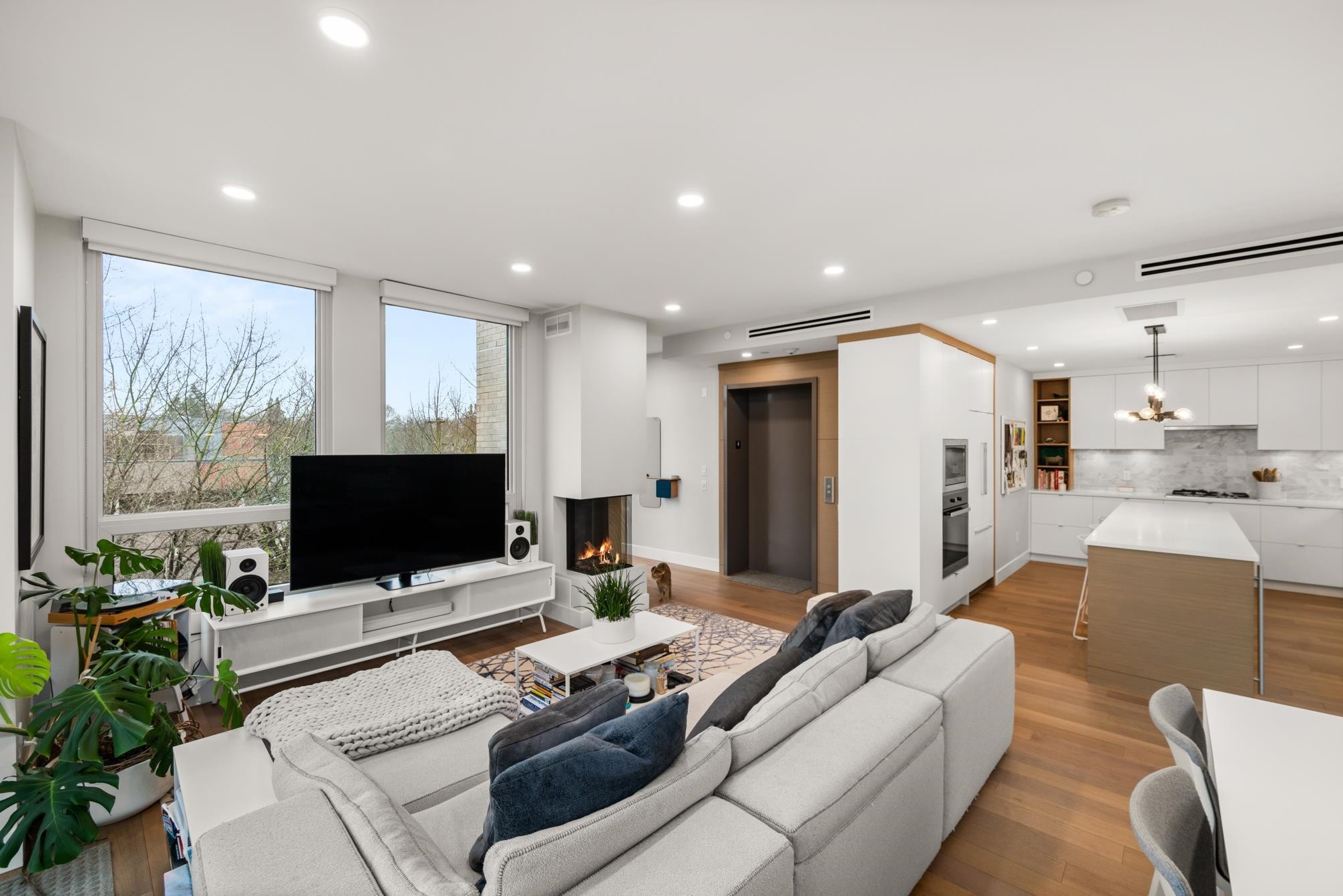 401-2687 Maple Street, Vancouver, BC