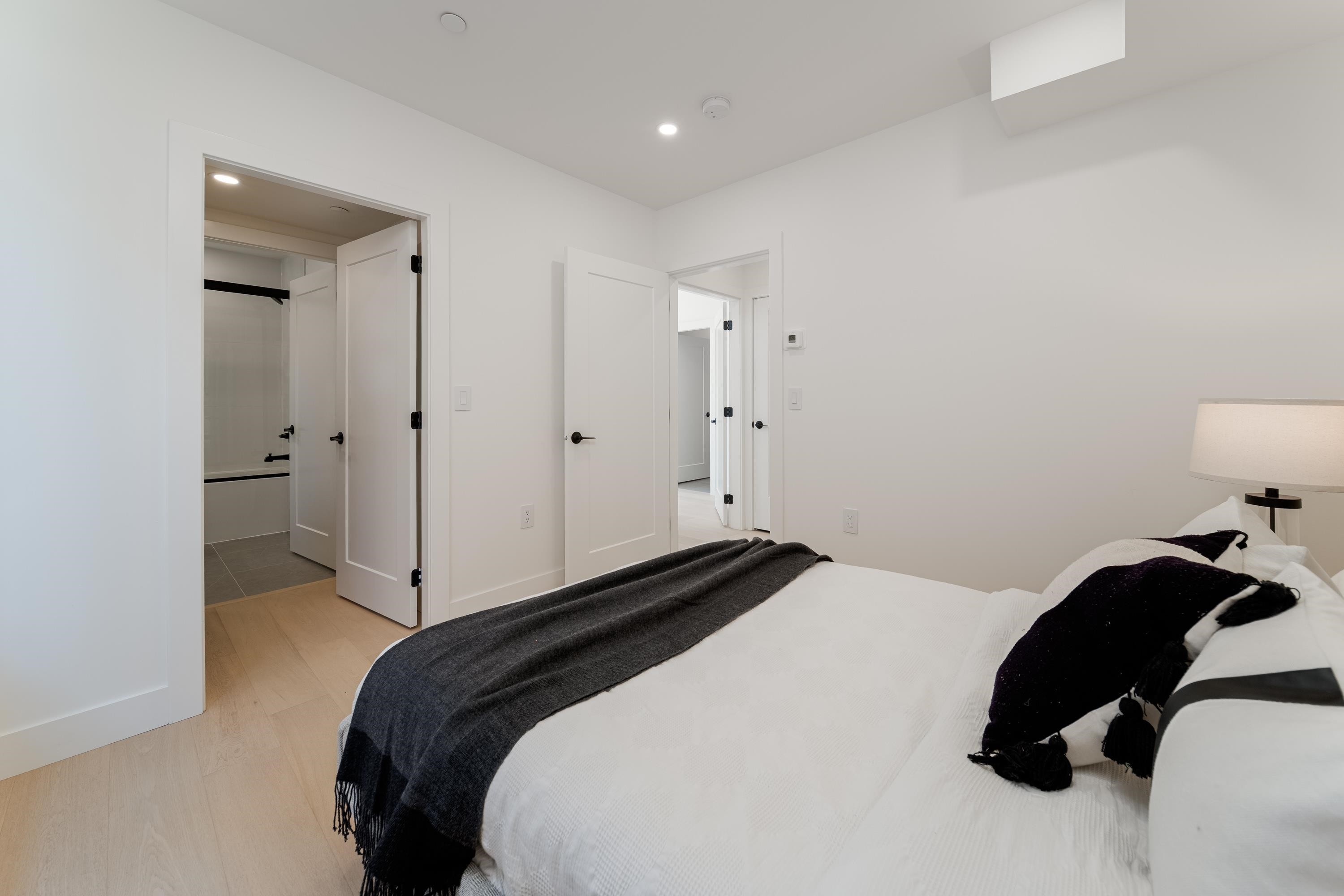 968 17Th Avenue W, Vancouver, BC