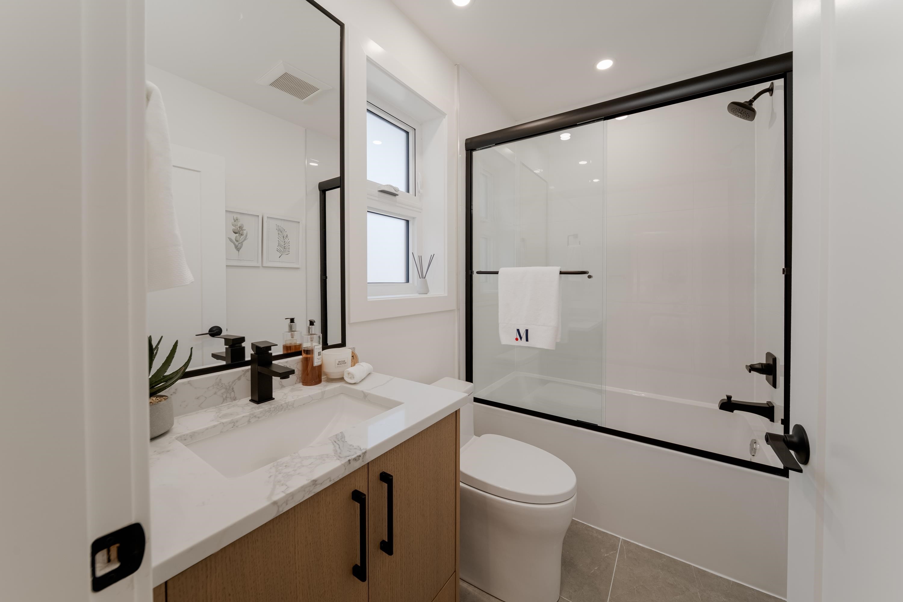 968 17Th Avenue W, Vancouver, BC