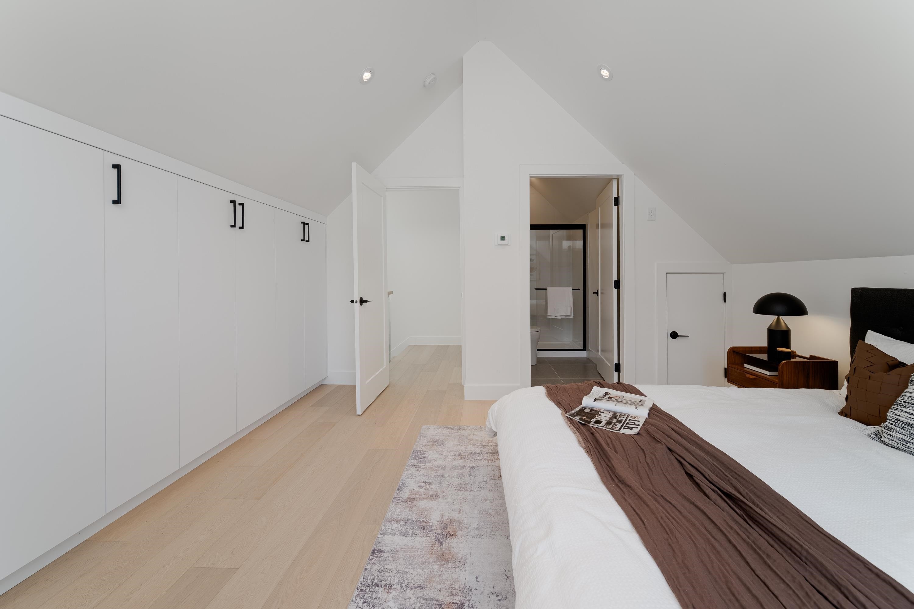 968 17Th Avenue W, Vancouver, BC