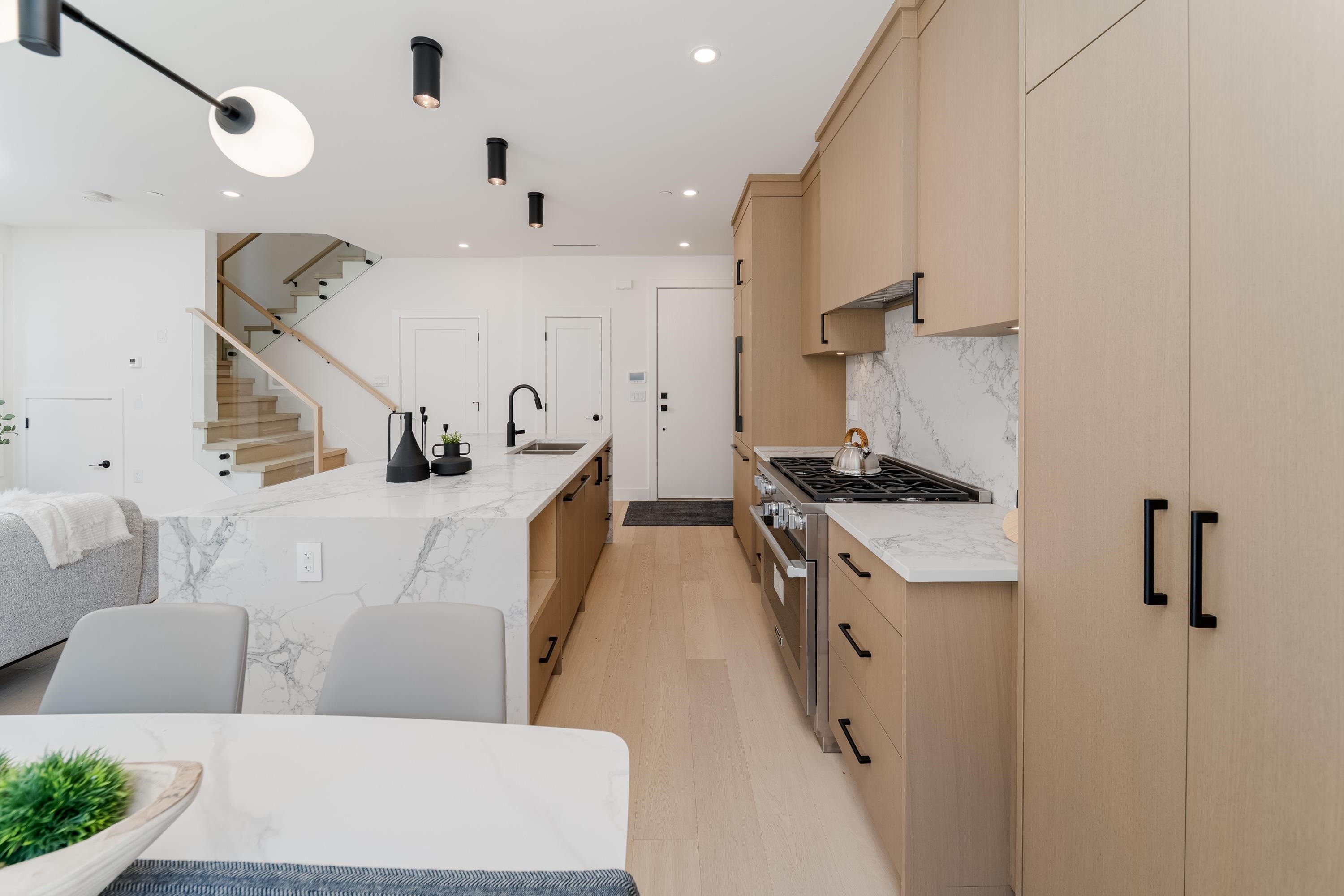 968 17Th Avenue W, Vancouver, BC