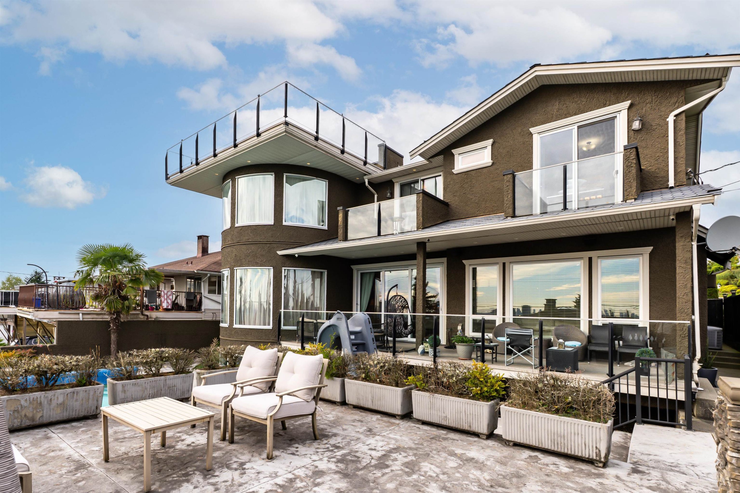 5290 Pandora Street, Burnaby, BC