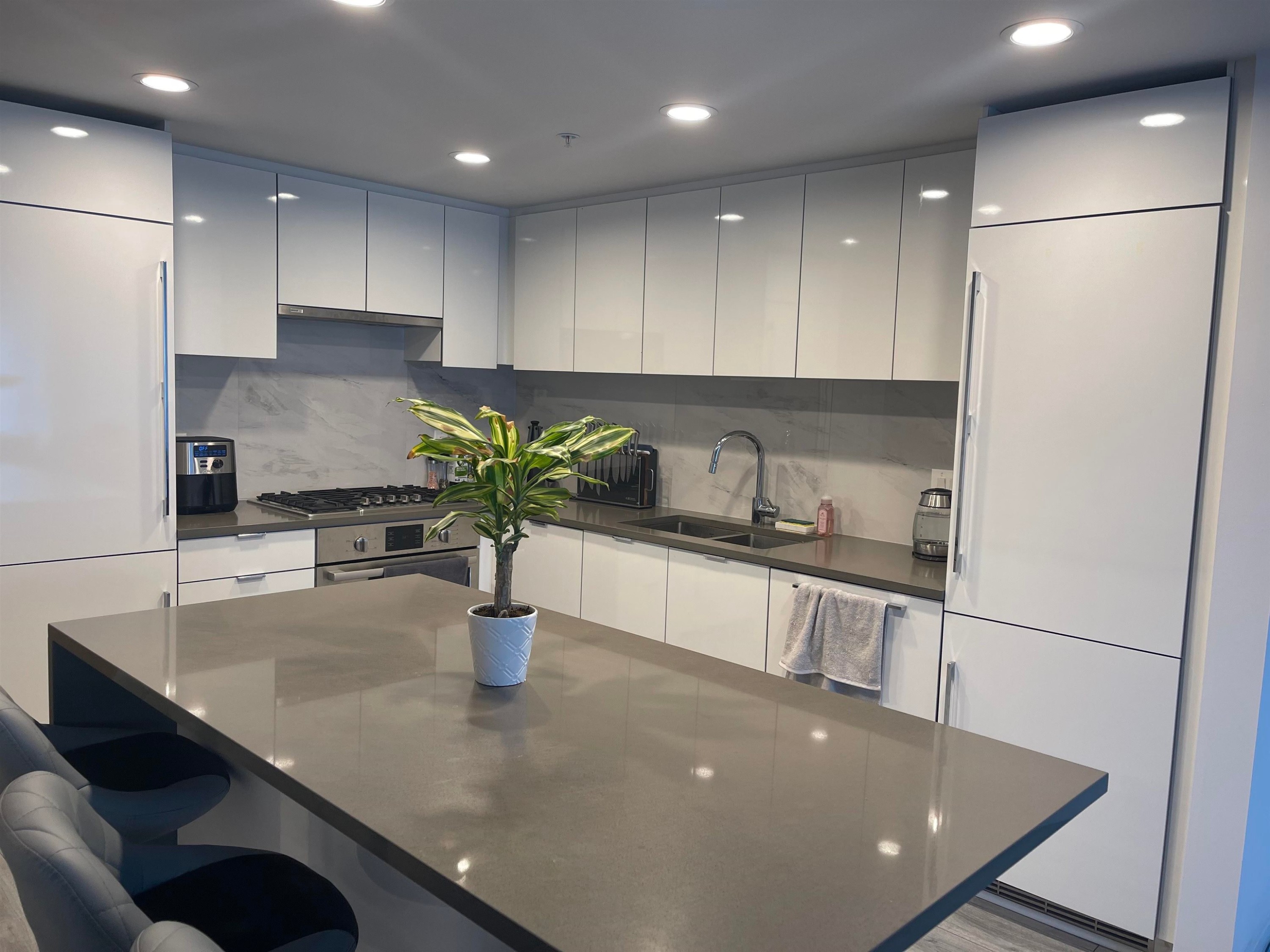 1502-3333 Brown Road, Richmond, BC