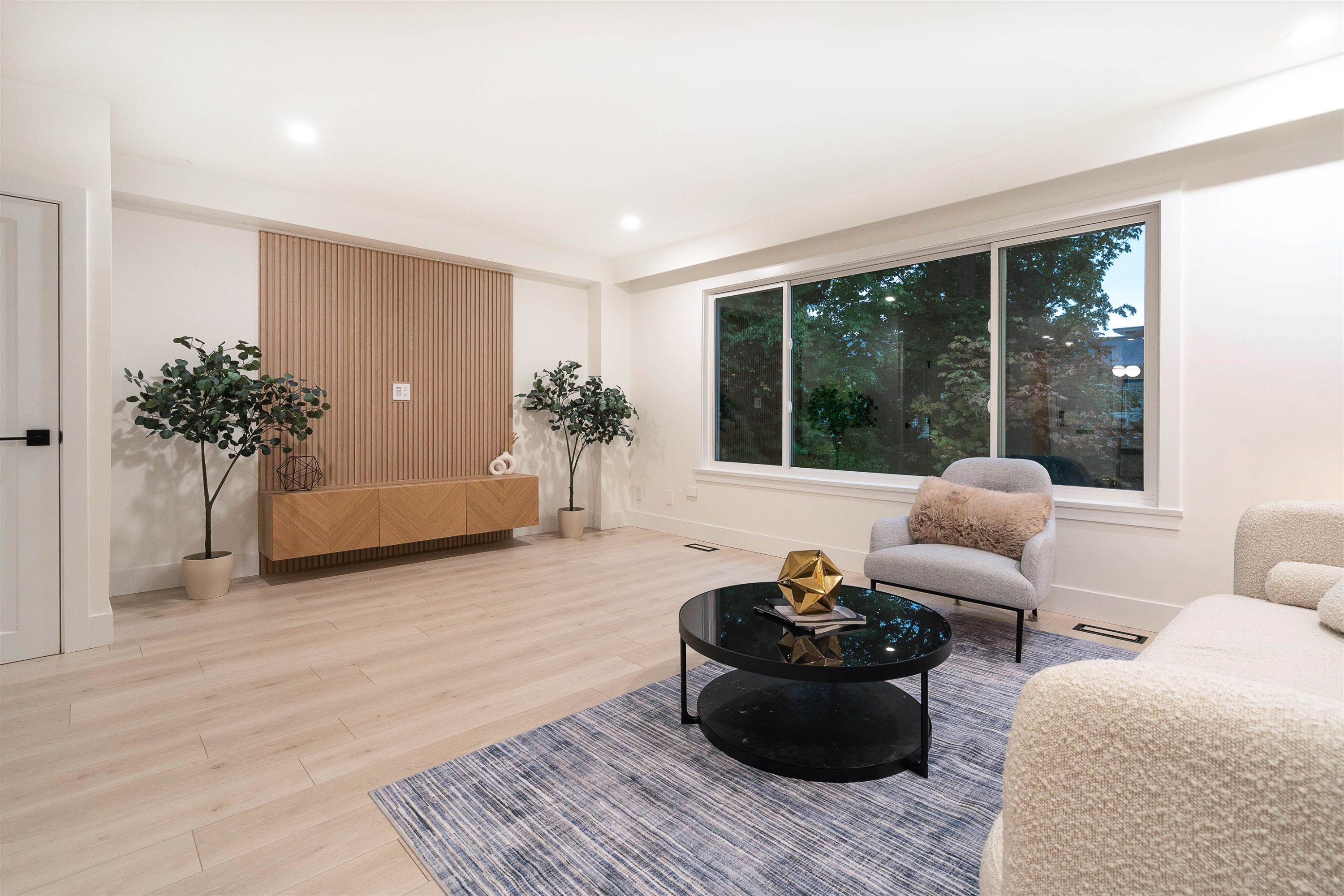 2078 Springer Avenue, Burnaby, BC