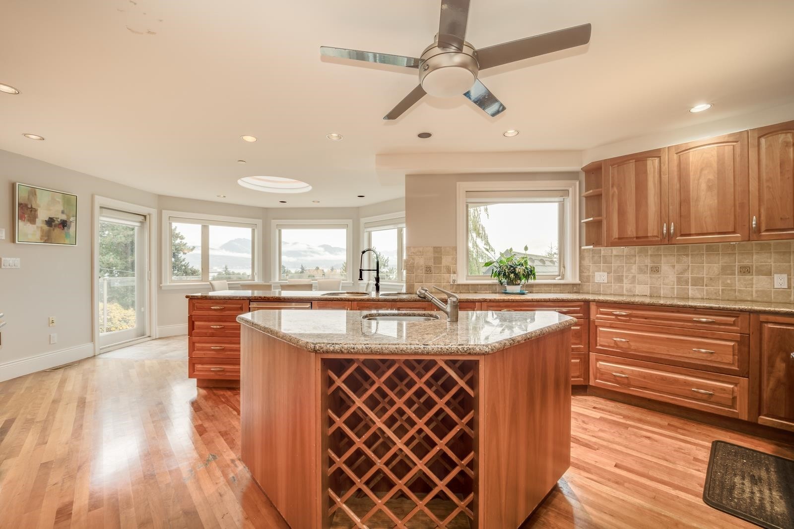 1822 Sasamat Street, Vancouver, BC