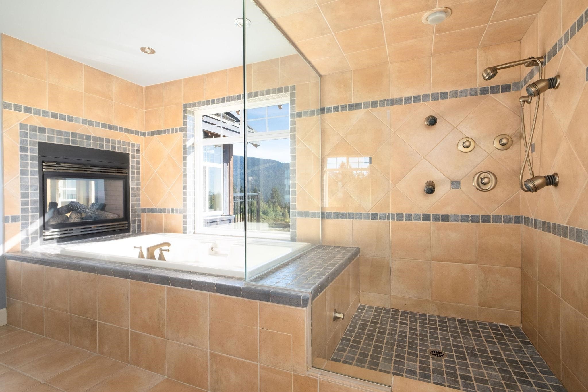 3233 Chartwell Lane, Coquitlam, BC