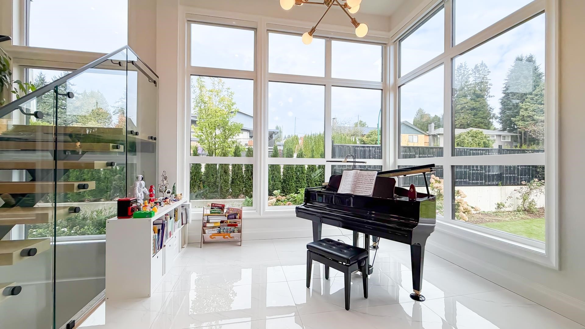 5302 Springdale Court, Burnaby, BC