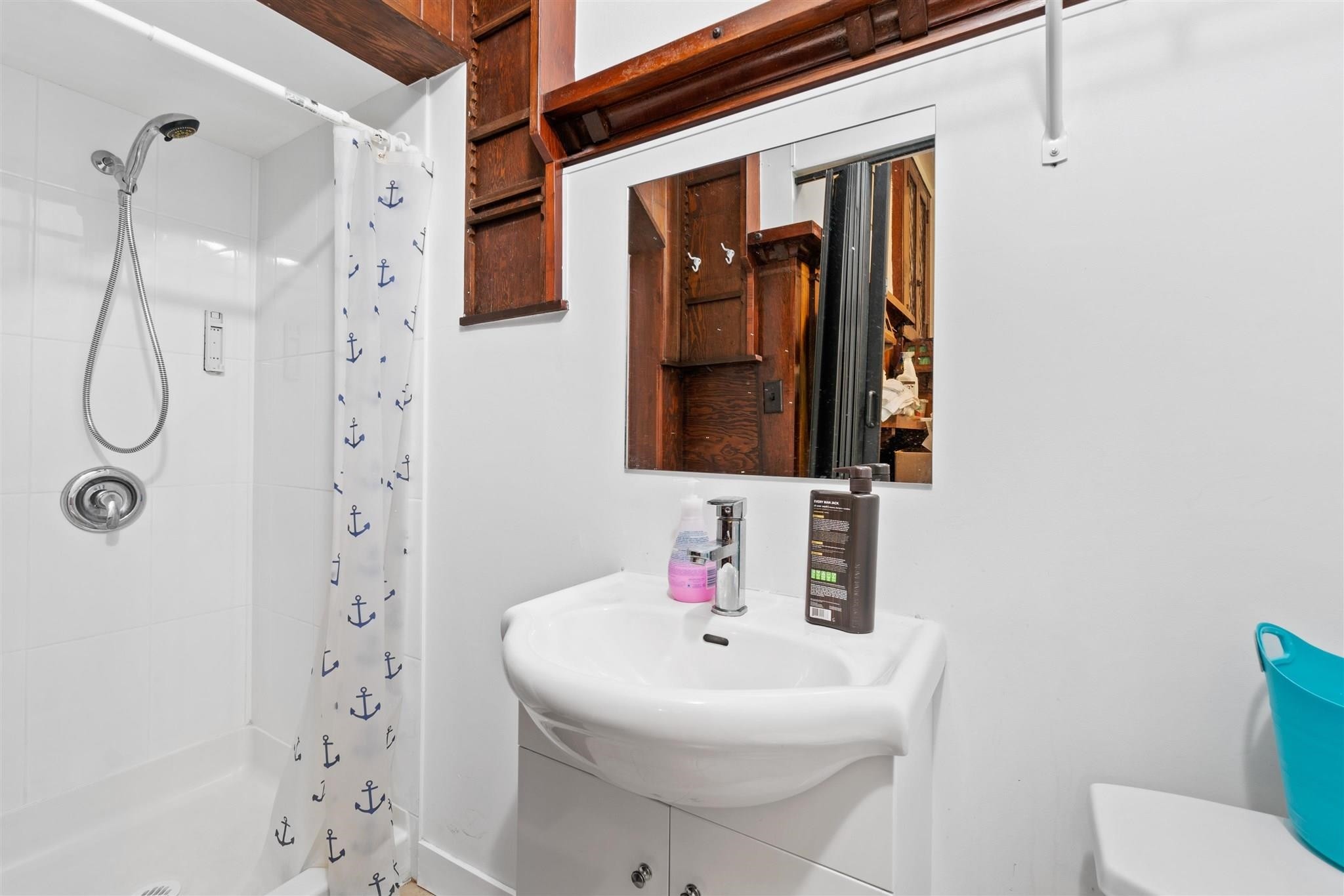 345 13Th Avenue W, Vancouver, BC