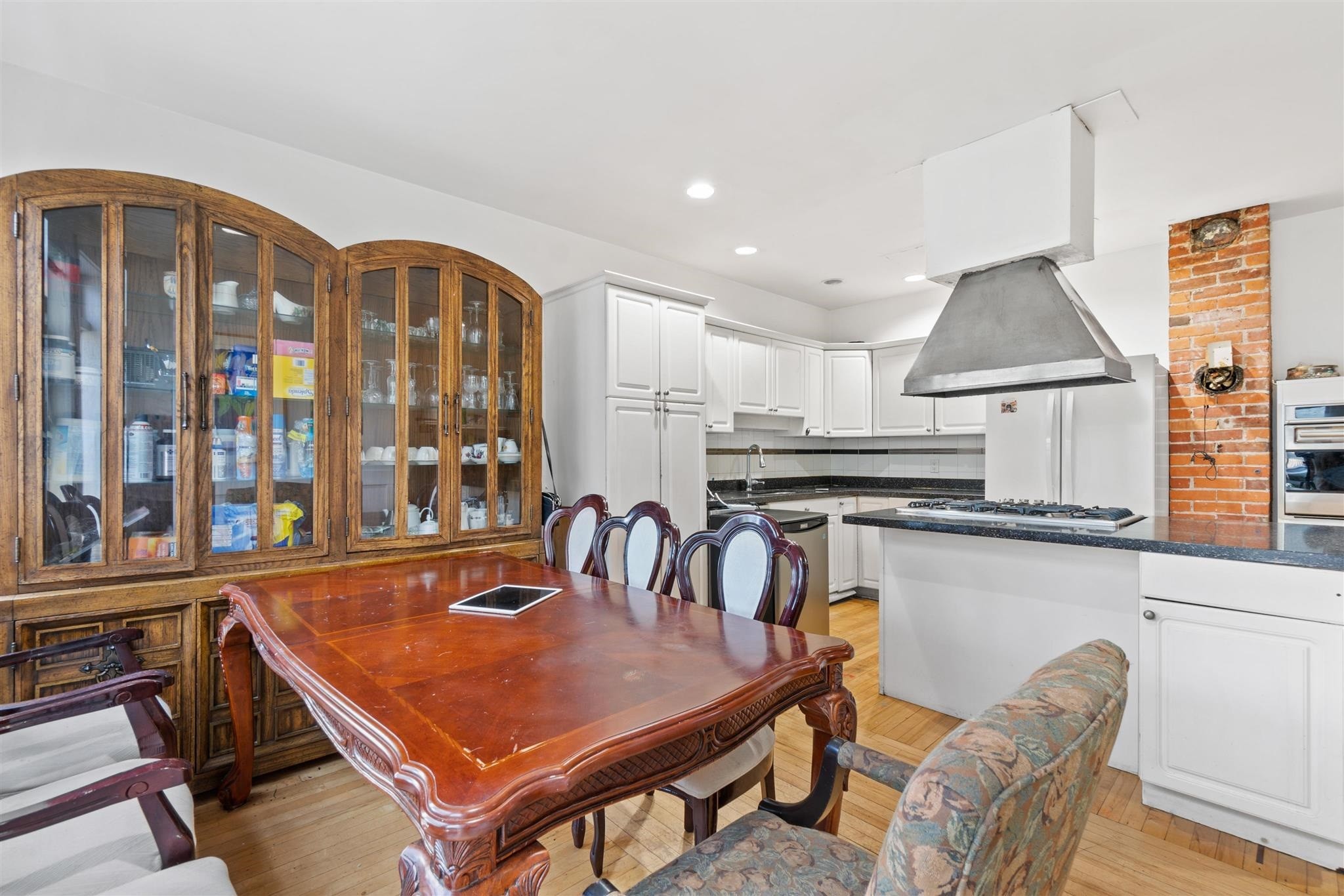 345 13Th Avenue W, Vancouver, BC