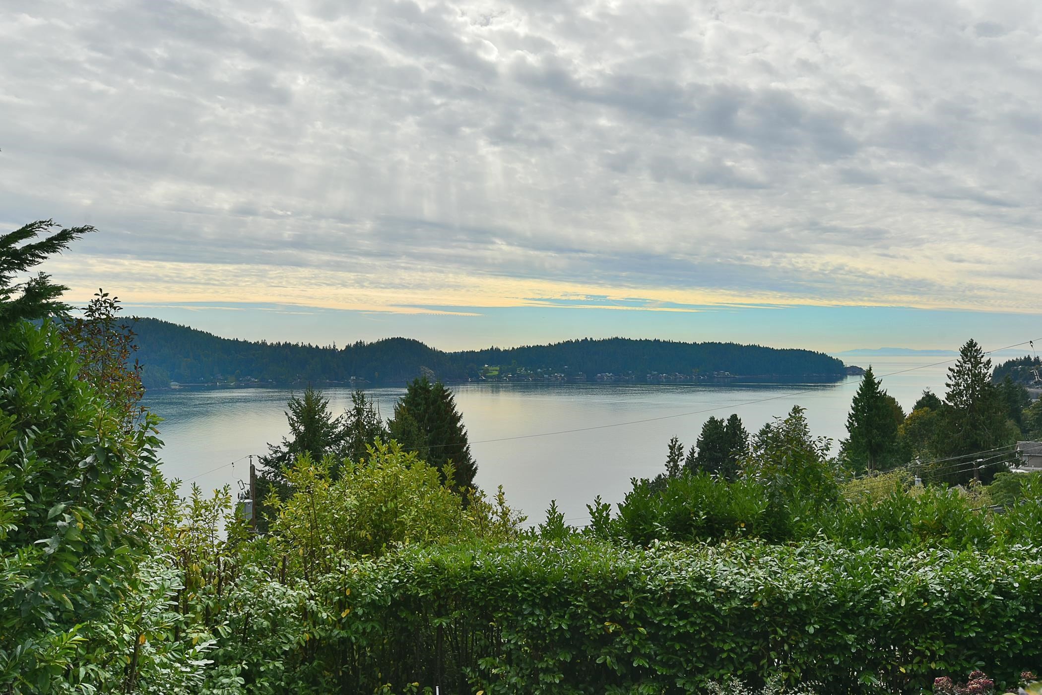 482 Elphinstone Avenue, Gibsons, BC