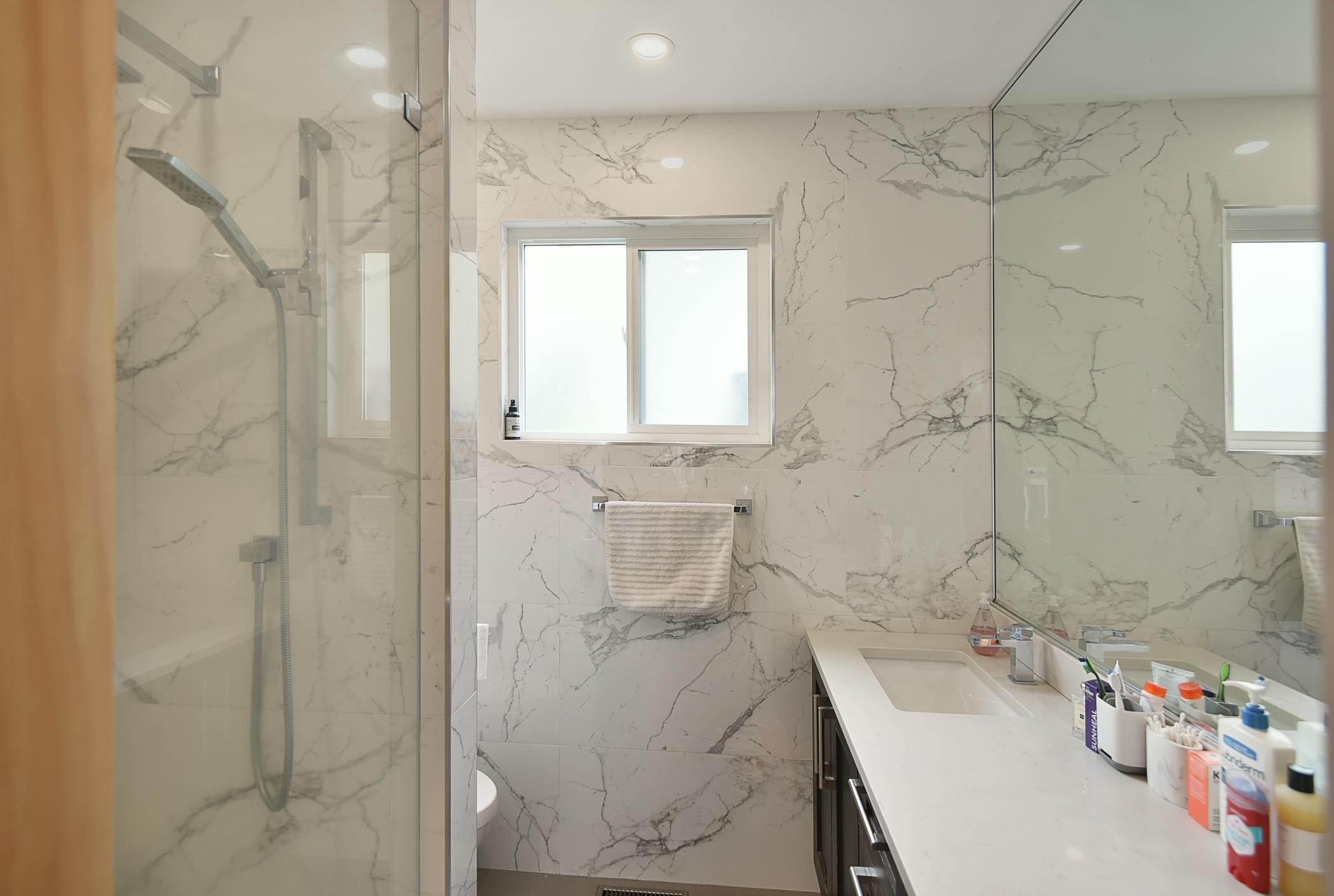 482 Elphinstone Avenue, Gibsons, BC