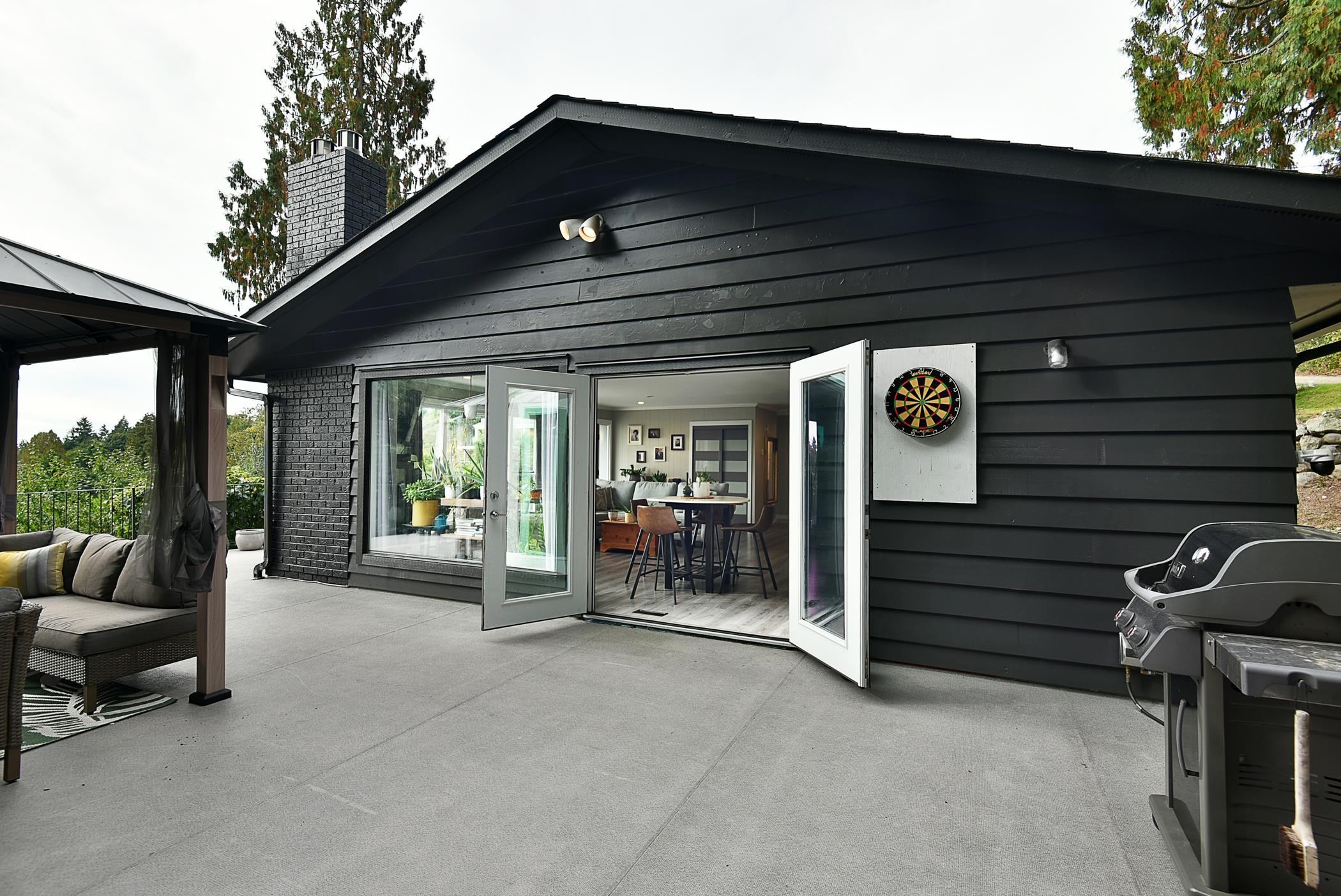 482 Elphinstone Avenue, Gibsons, BC