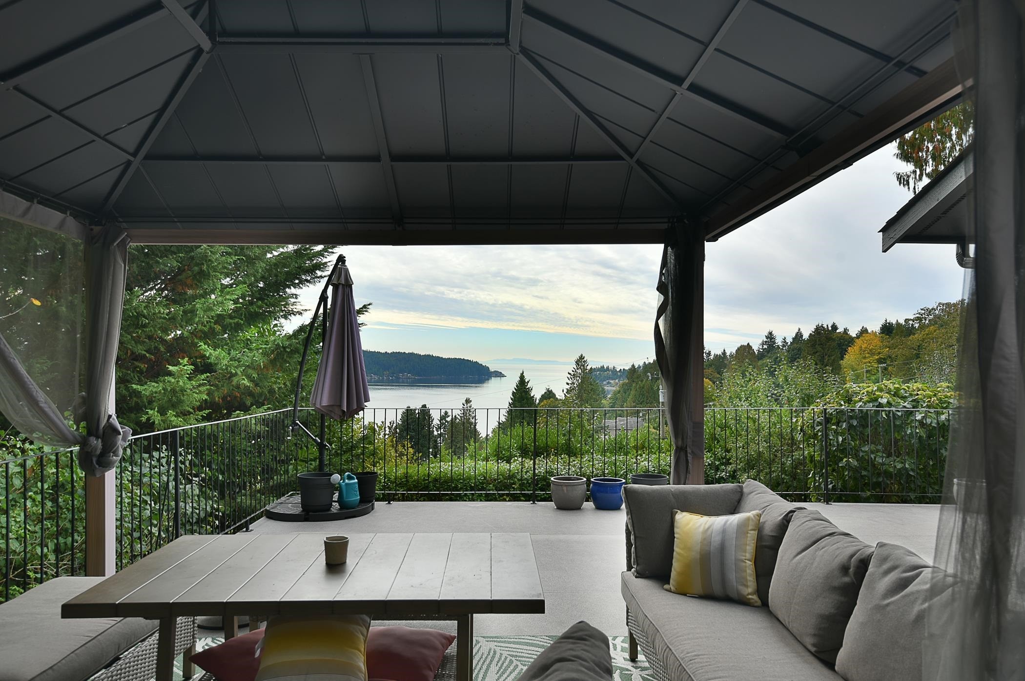 482 Elphinstone Avenue, Gibsons, BC