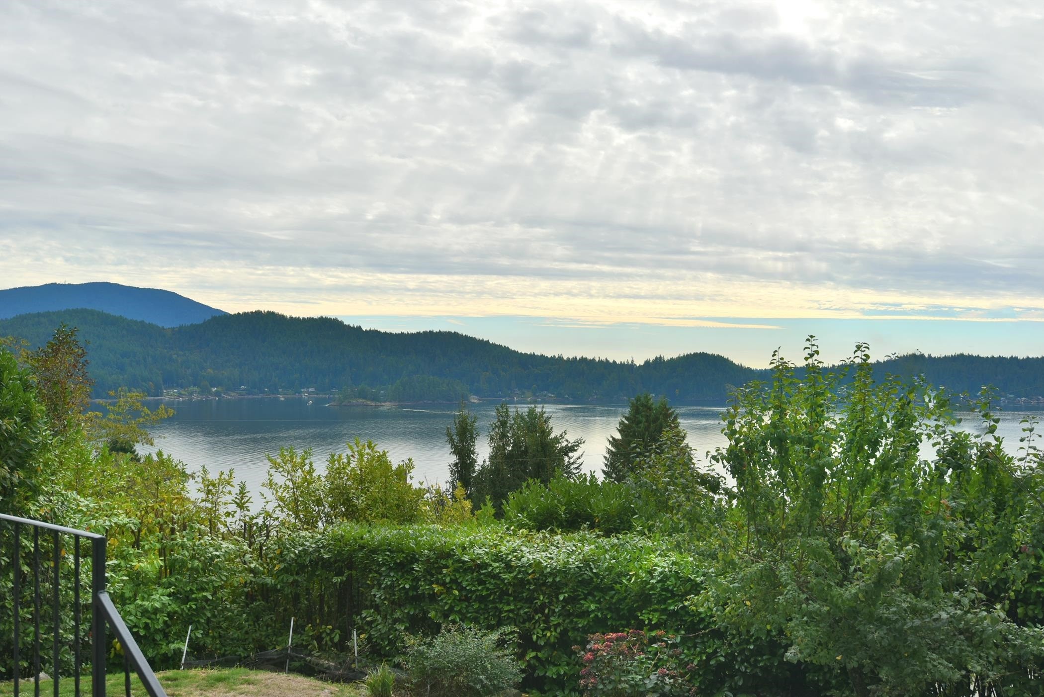 482 Elphinstone Avenue, Gibsons, BC
