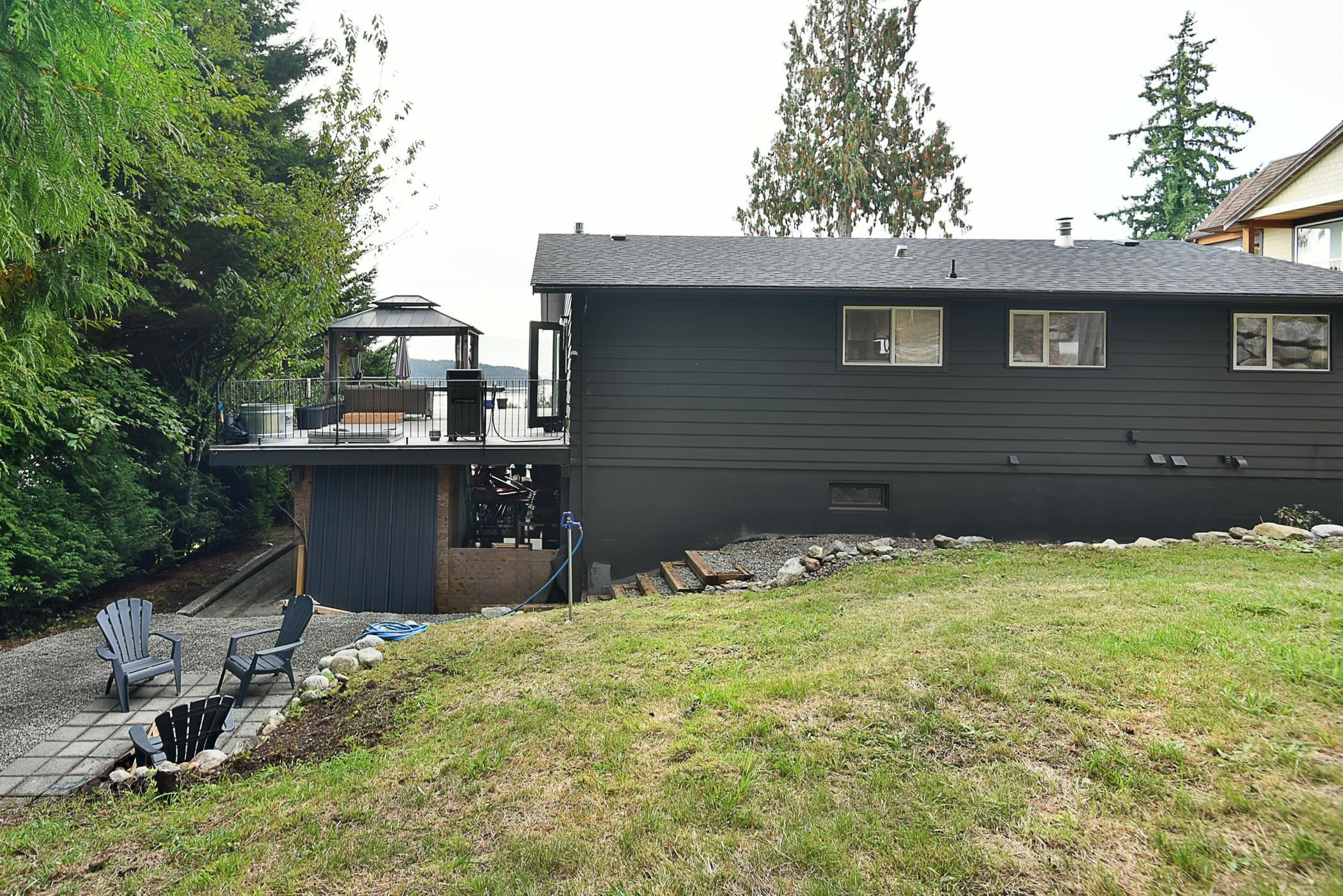 482 Elphinstone Avenue, Gibsons, BC