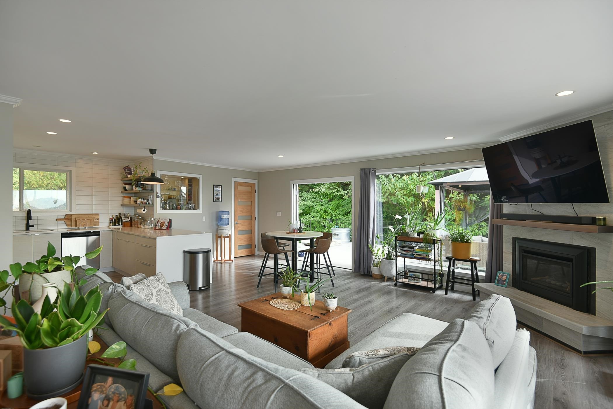 482 Elphinstone Avenue, Gibsons, BC