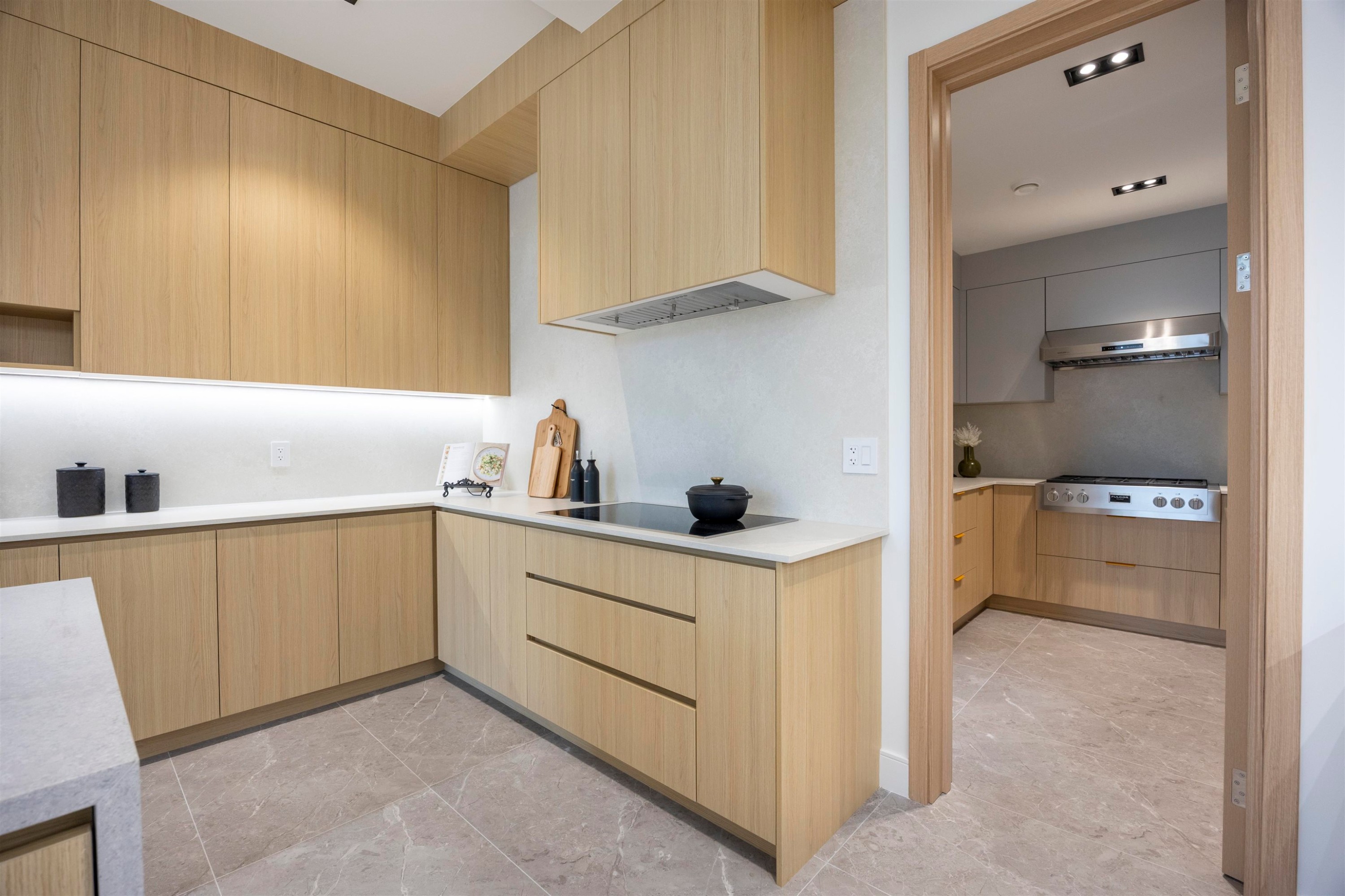 9240 Saunders Road, Richmond, BC