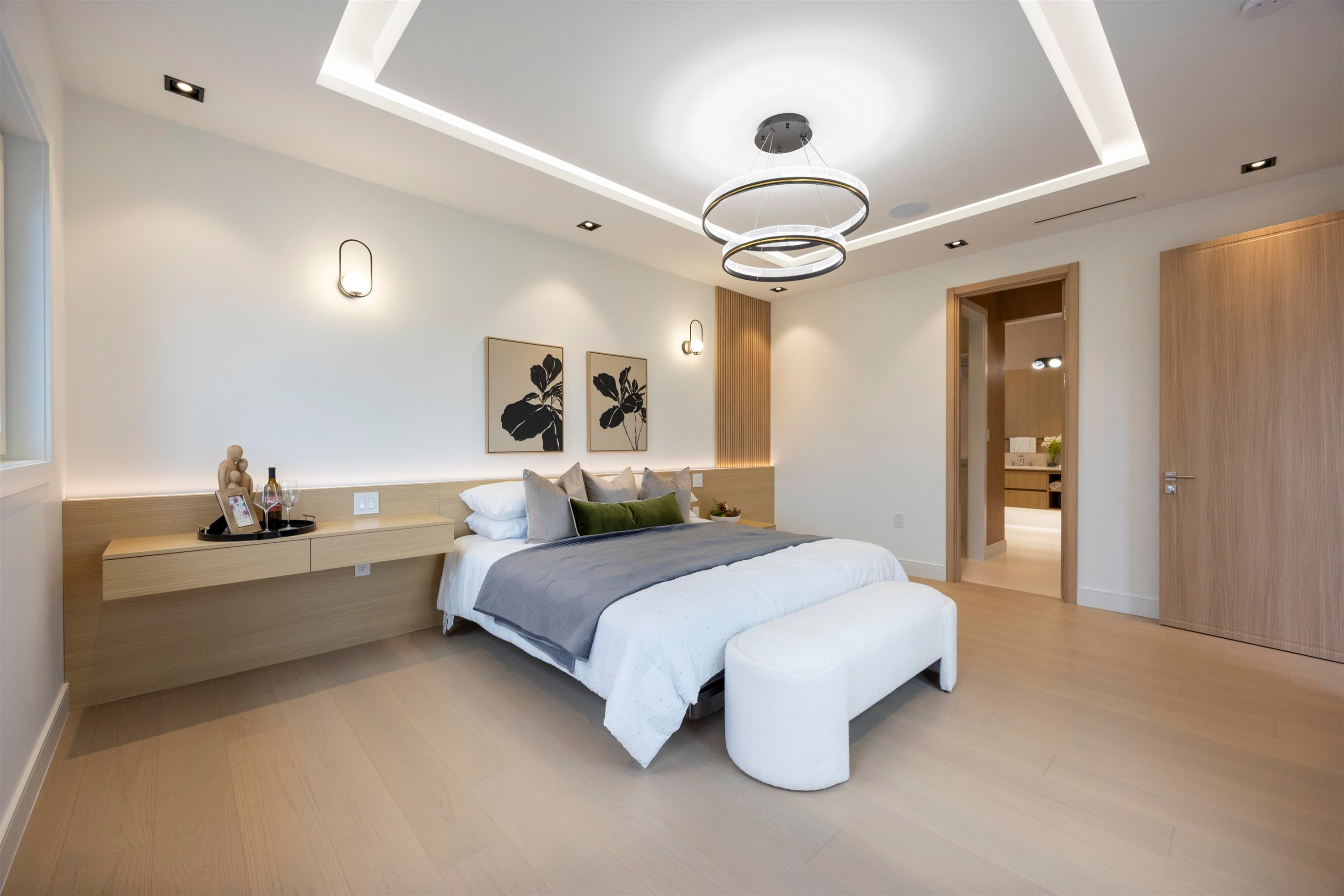 9240 Saunders Road, Richmond, BC