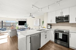 410-124 3rd Street W North Vancouver, BC V7M 1E8