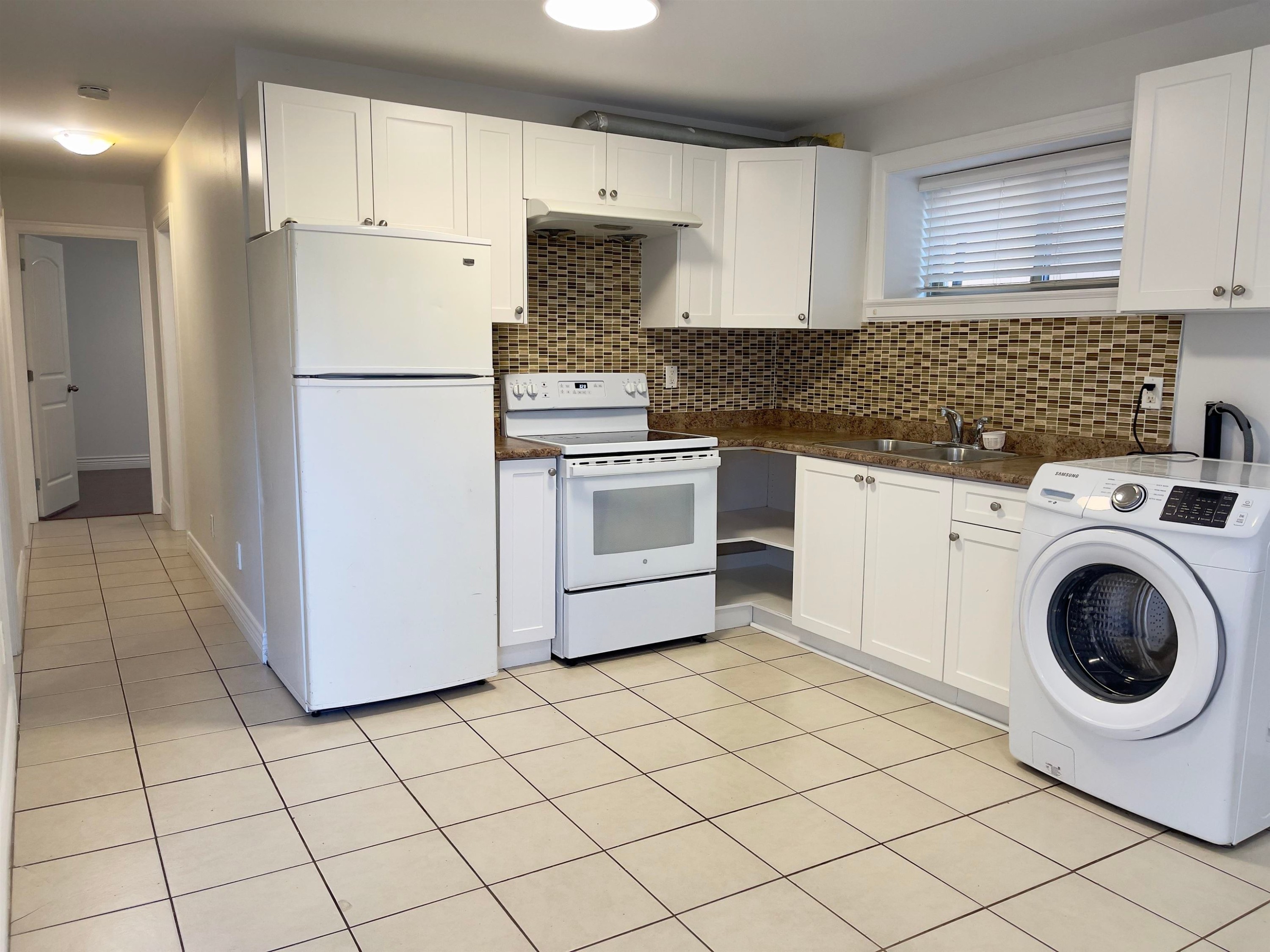 2-3787 Elmwood Street, Burnaby, BC