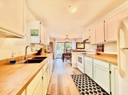 5607 Wakefield Road Sechelt, BC V7Z 0N3