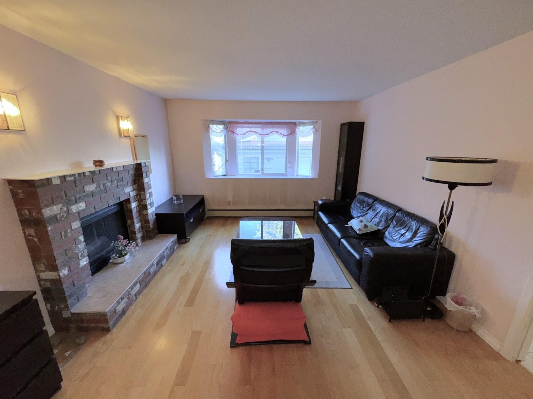 963 11Th Avenue E, Vancouver, BC