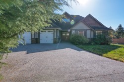 5005 Bay Road Sechelt, BC V7Z 0E9