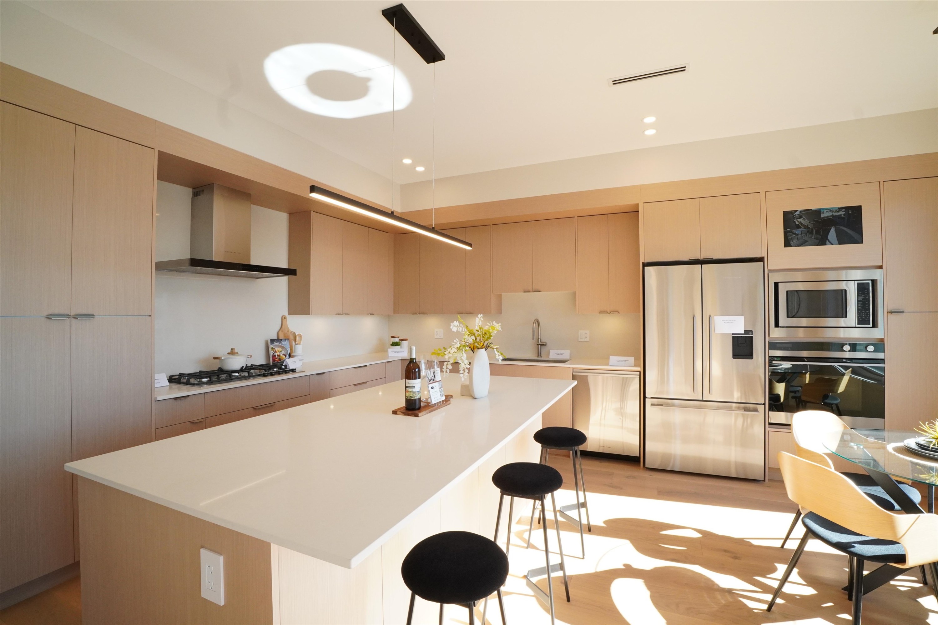 6252 Kitchener Street, Burnaby, BC