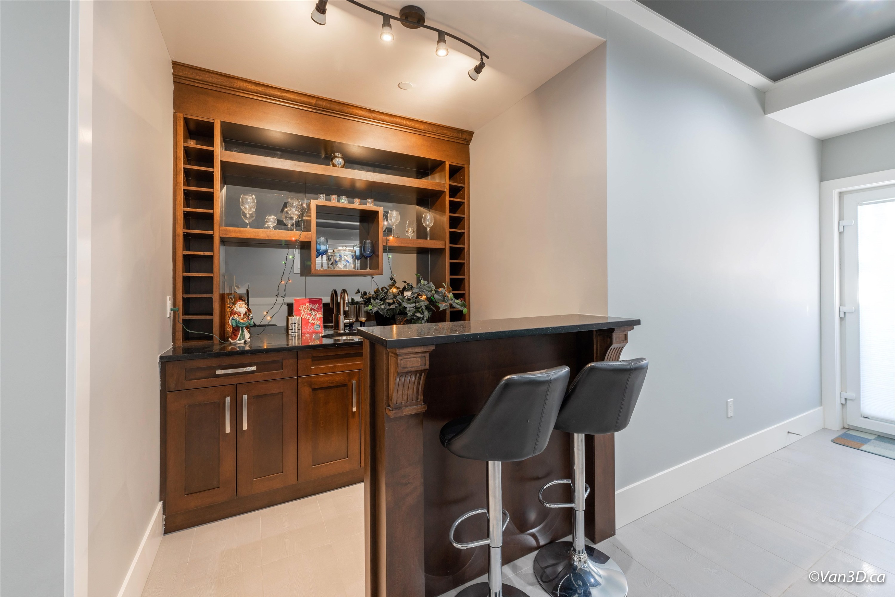 146 40Th Avenue W, Vancouver, BC