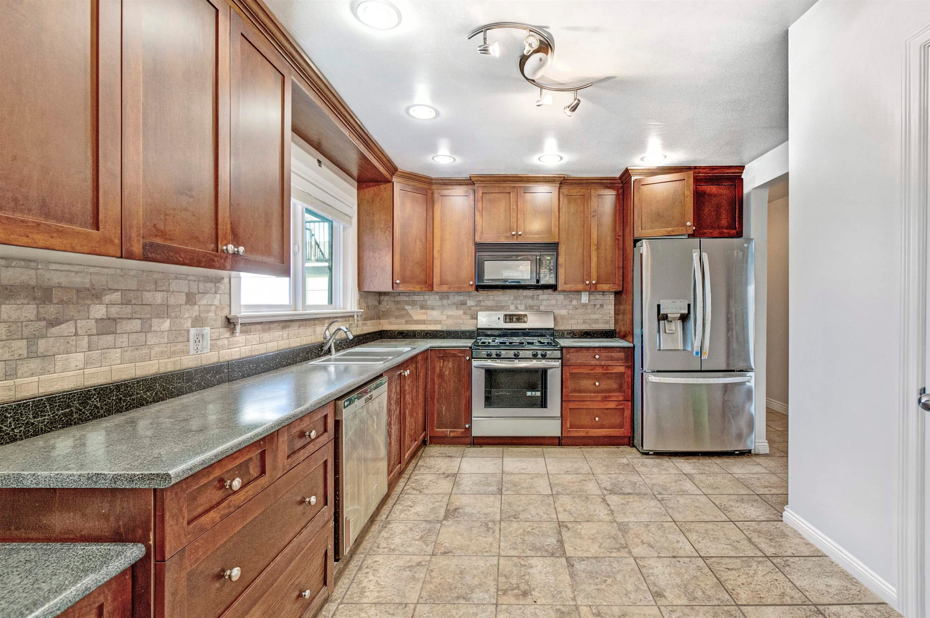 1128 Devon Street, Coquitlam, BC