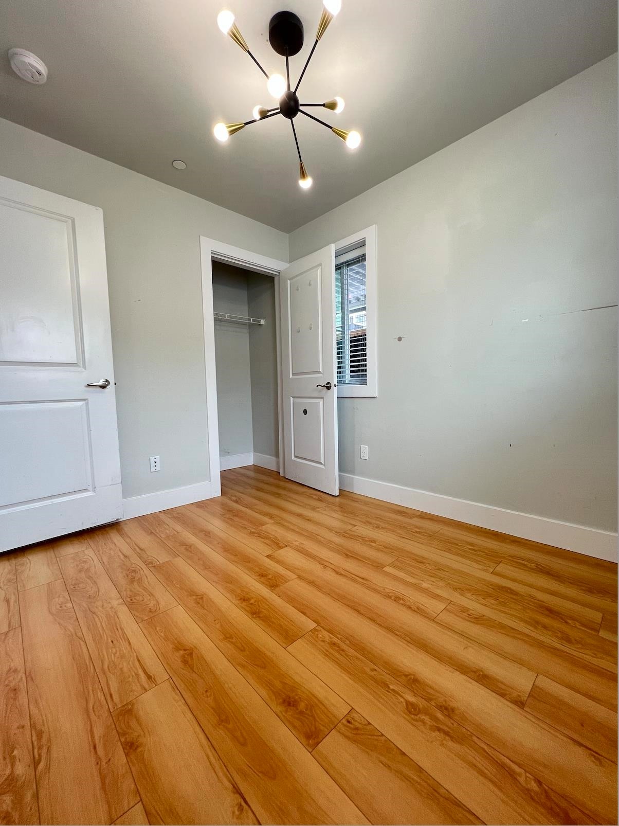 6752 Dumfries, Vancouver, BC