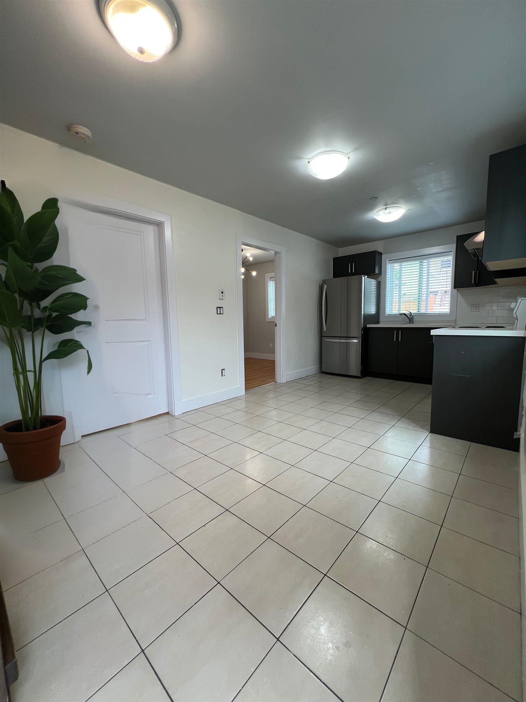 6752 Dumfries, Vancouver, BC