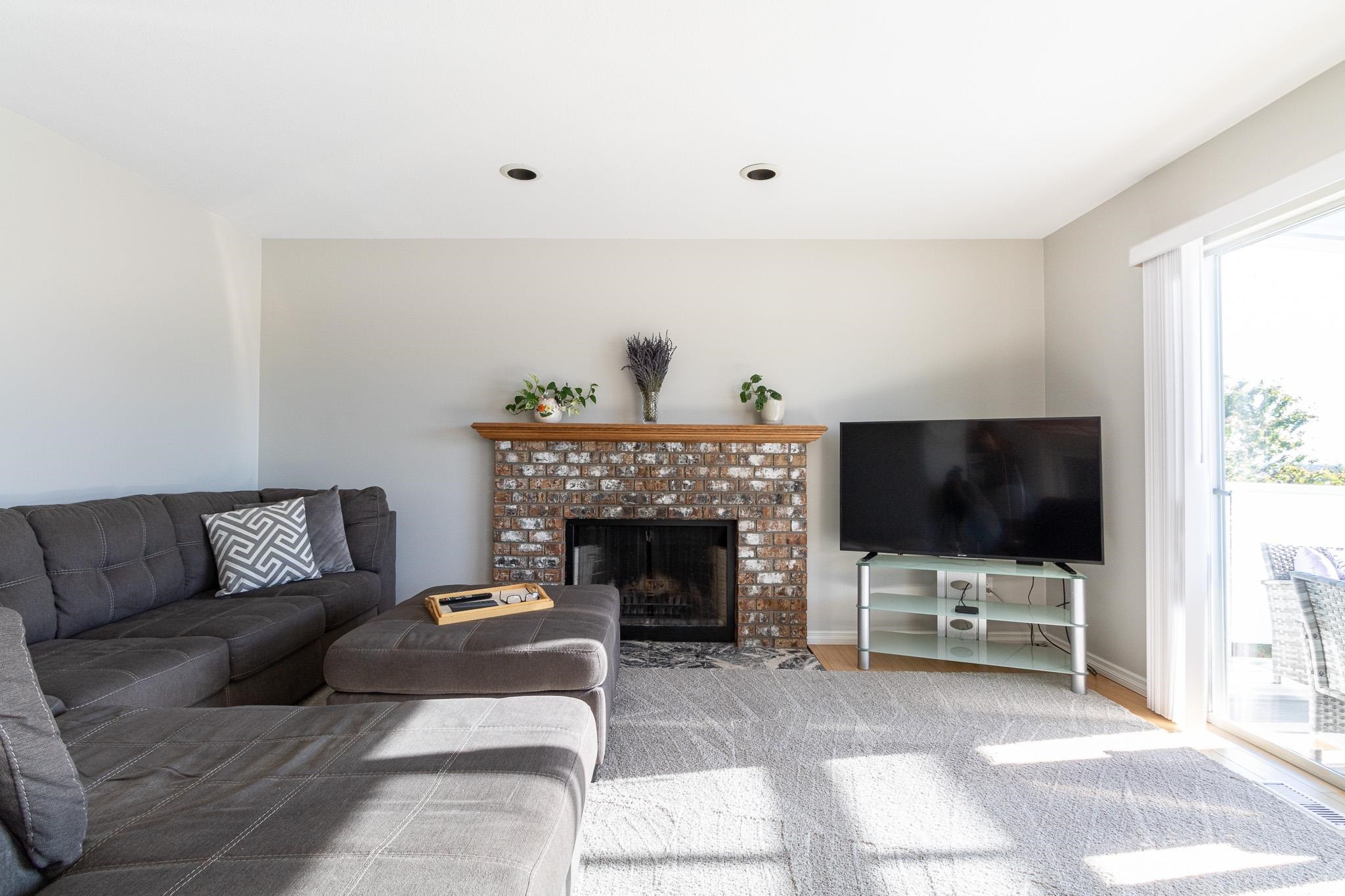 2658 Delahaye Drive, Coquitlam, BC