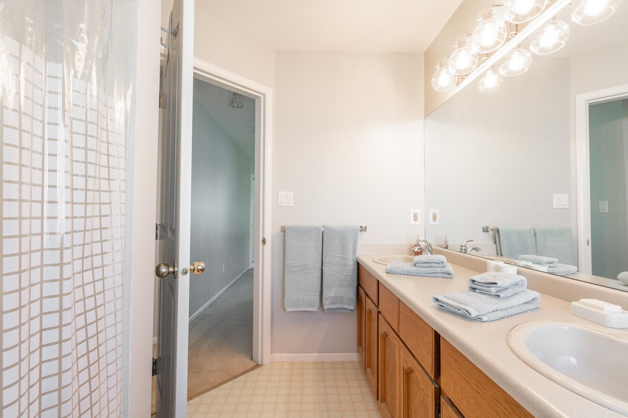 2658 Delahaye Drive, Coquitlam, BC