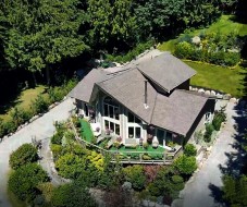 2596 Miles Road Roberts Creek, BC V0N 2W4