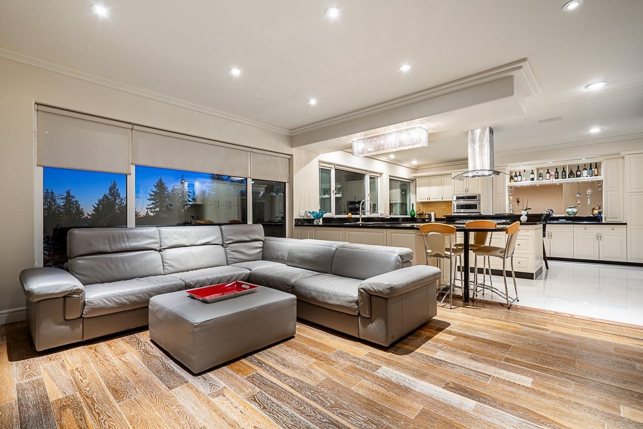 1562 Pinecrest Drive, West Vancouver, BC