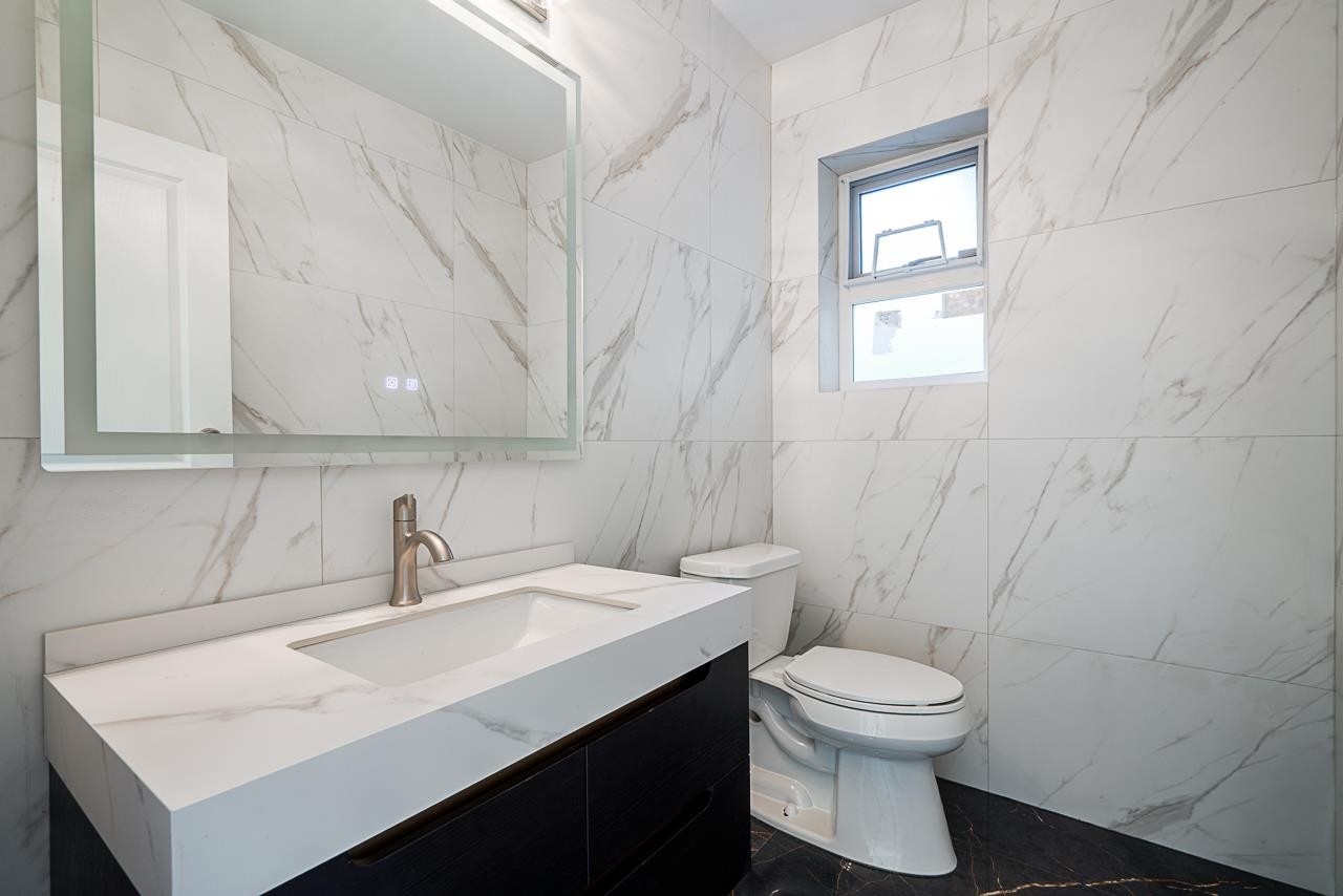 1562 Pinecrest Drive, West Vancouver, BC