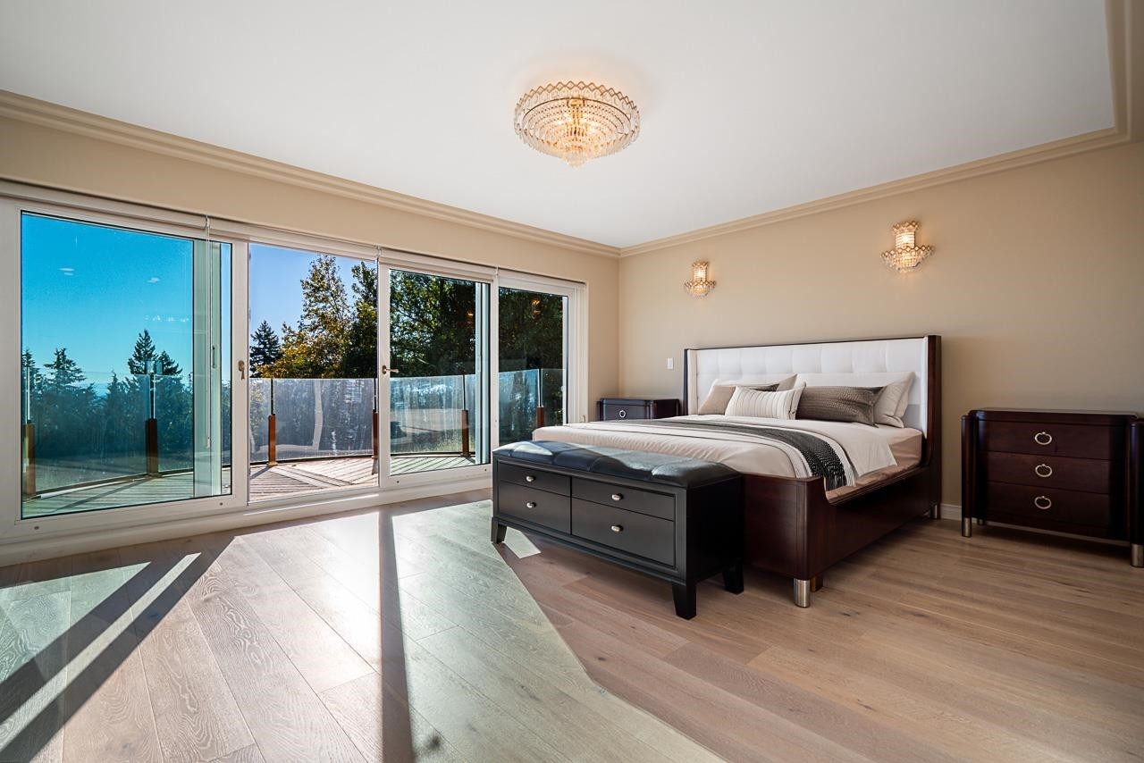 1562 Pinecrest Drive, West Vancouver, BC
