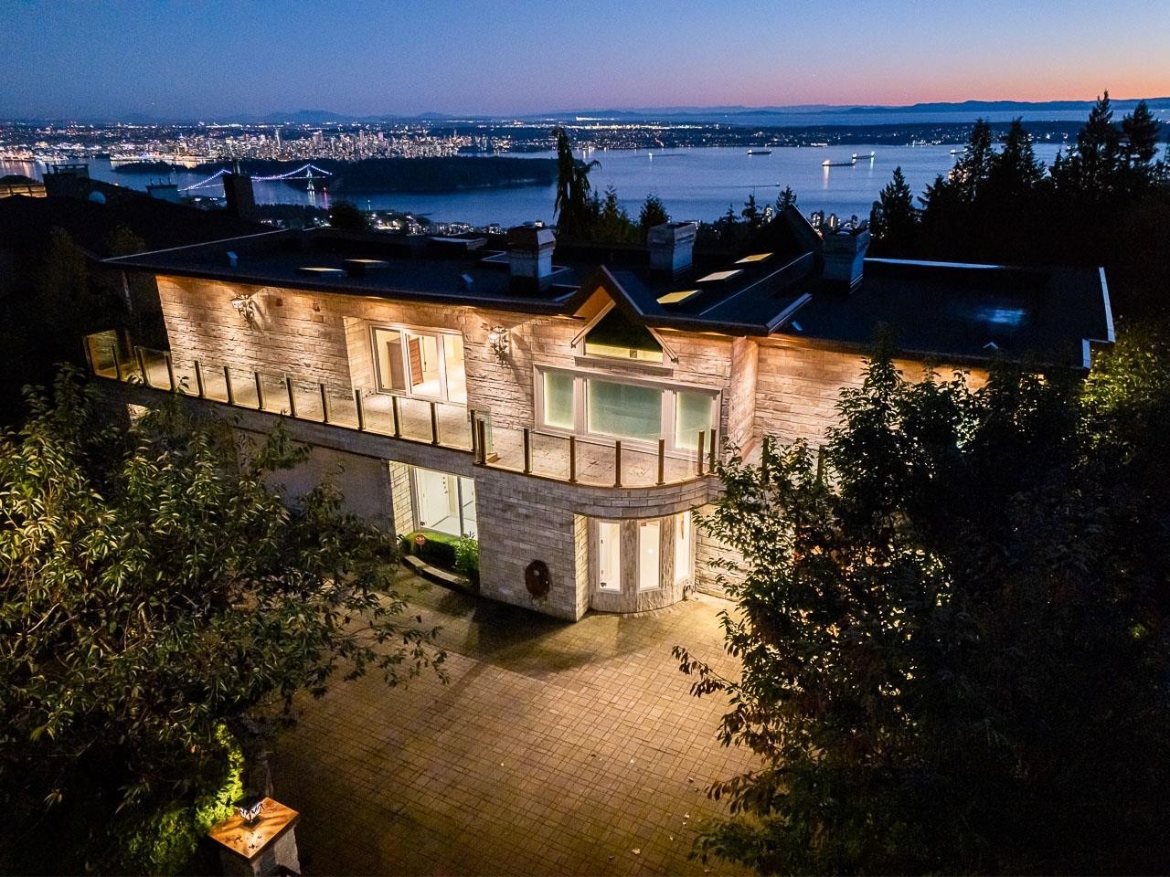 1562 Pinecrest Drive, West Vancouver, BC