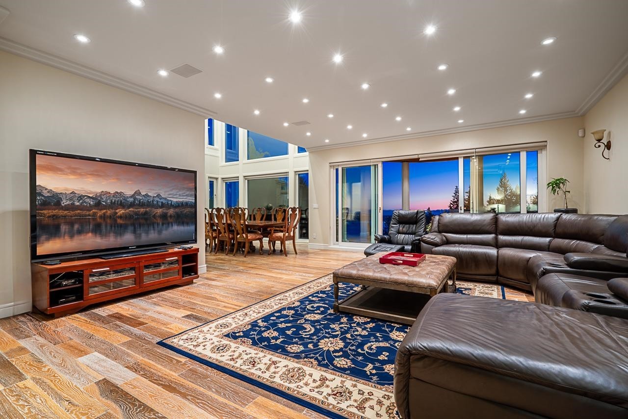 1562 Pinecrest Drive, West Vancouver, BC