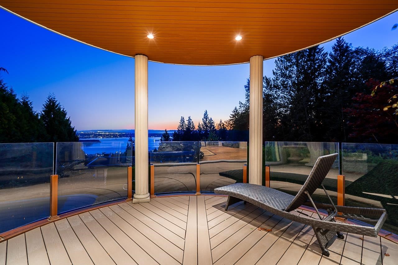 1562 Pinecrest Drive, West Vancouver, BC