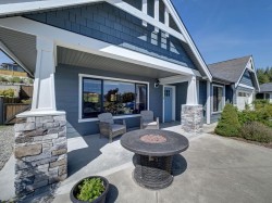 5537 Peregrine Crescent Sechelt, BC V7Z 0V5