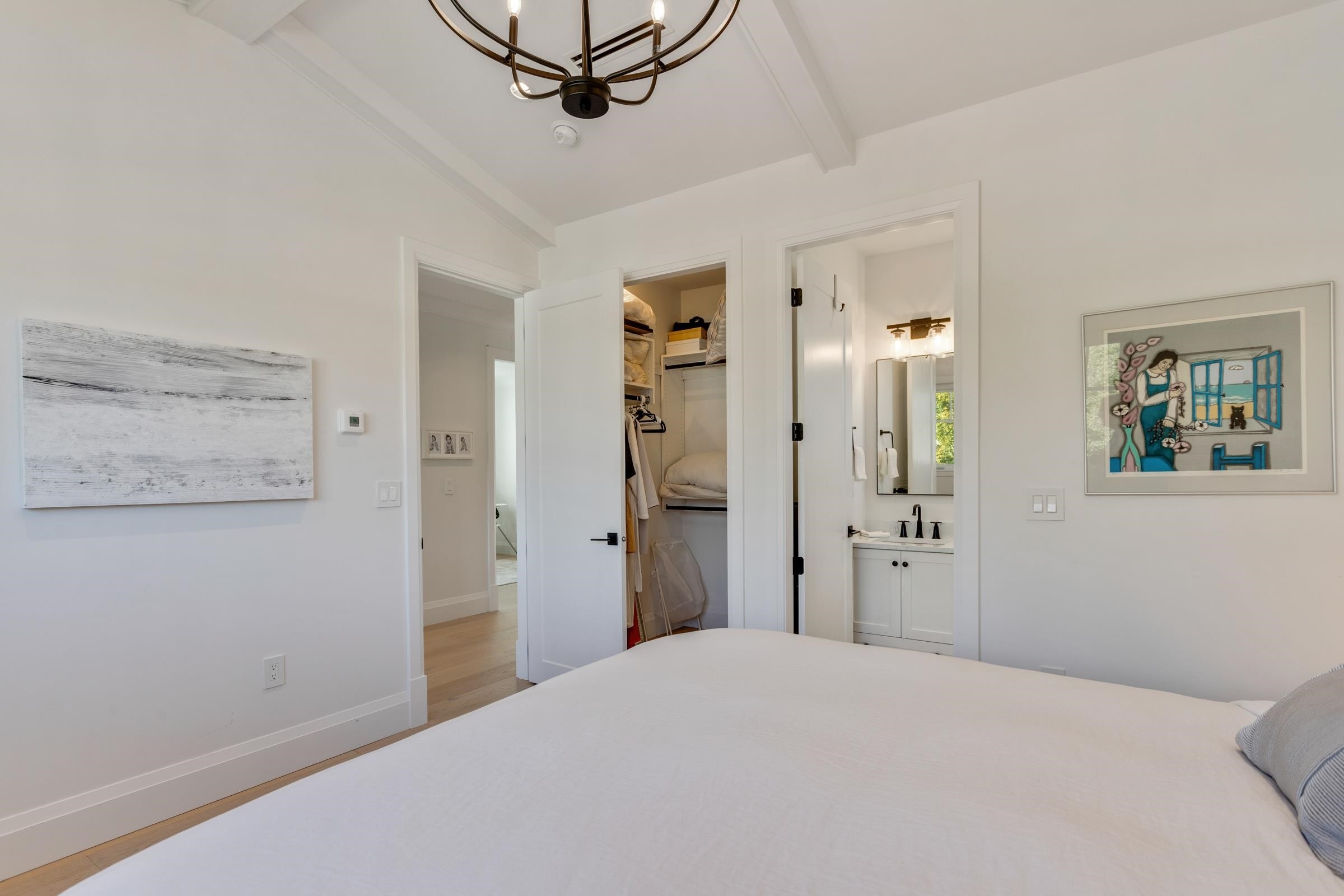 345 20Th Street E, North Vancouver, BC