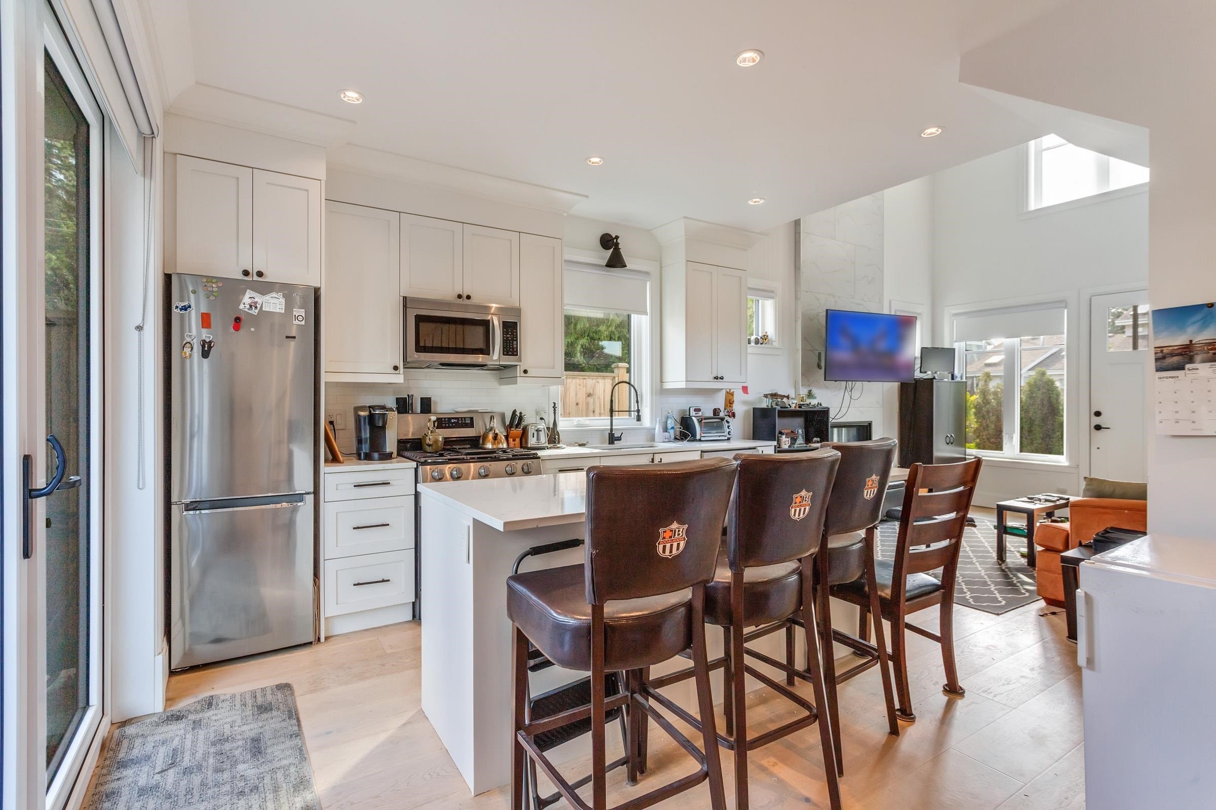 345 20Th Street E, North Vancouver, BC