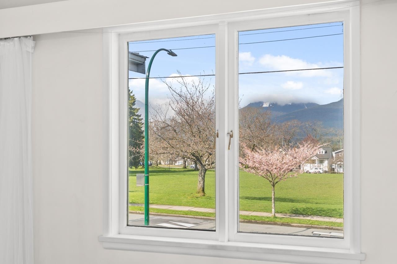 2880 Oxford Street, Vancouver, BC