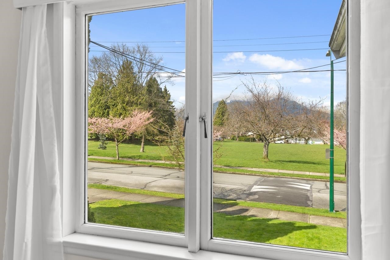 2880 Oxford Street, Vancouver, BC